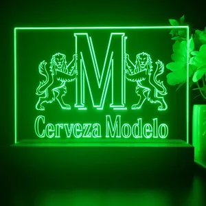 Modelo M Logo LED Desk Light