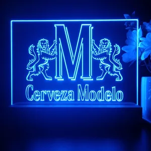 Modelo M Logo LED Desk Light
