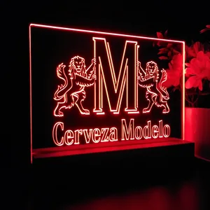 Modelo M Logo LED Desk Light