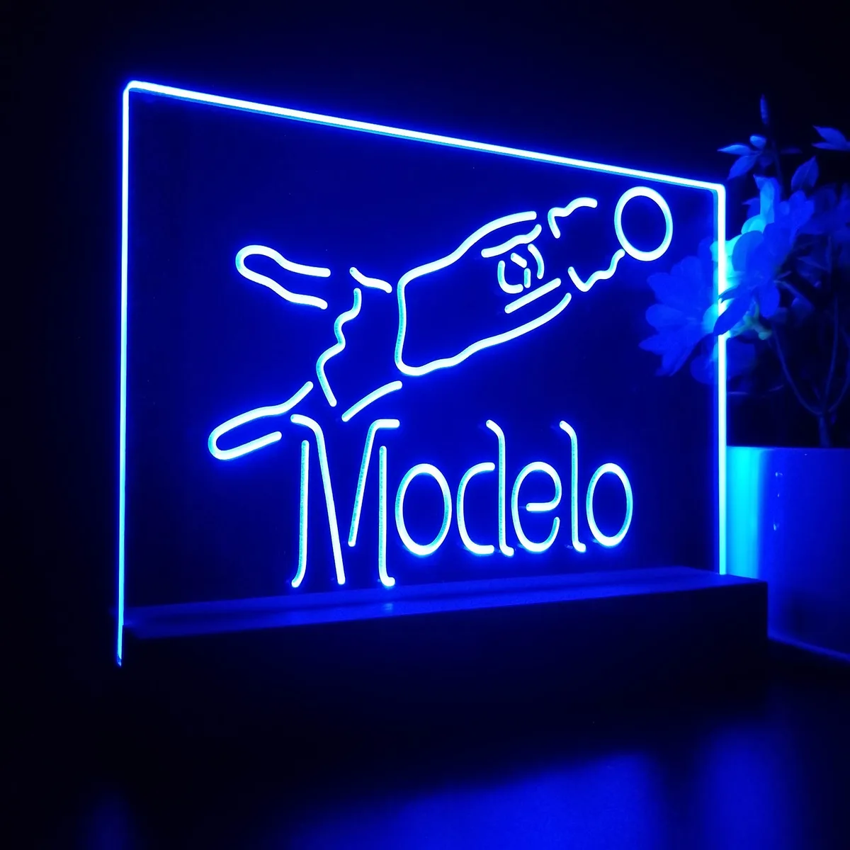 Modelo Soccer Goalie LED Desk Light