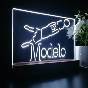 Modelo Soccer Goalie LED Desk Light