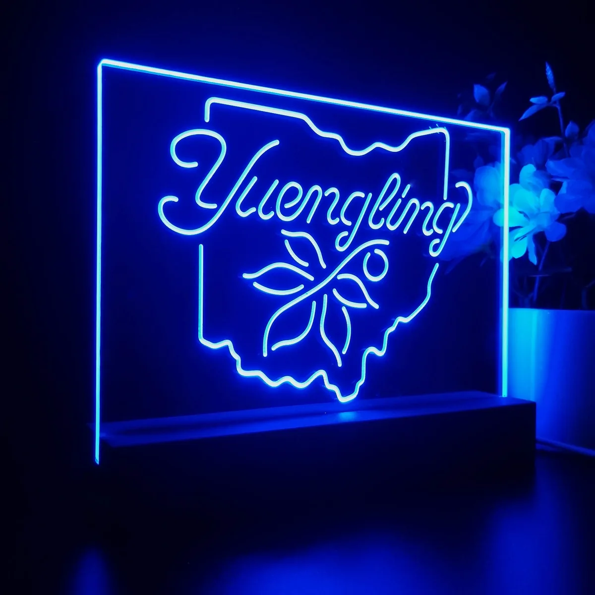 Yuengling Leaf LED Desk Light